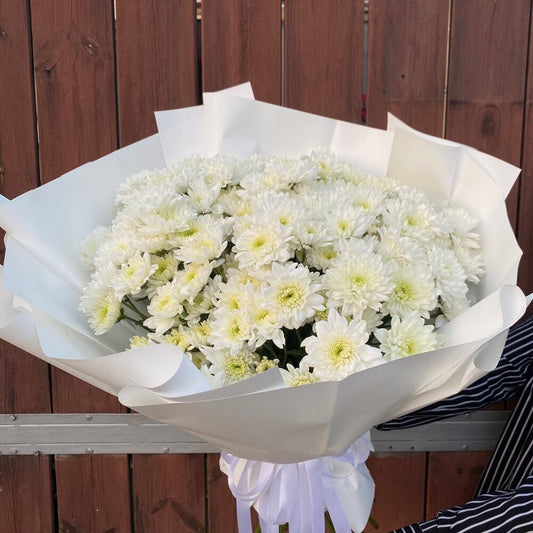 זר גדול מחרציות לבנות